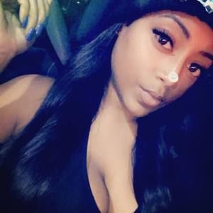 Meet your Posher, Nia